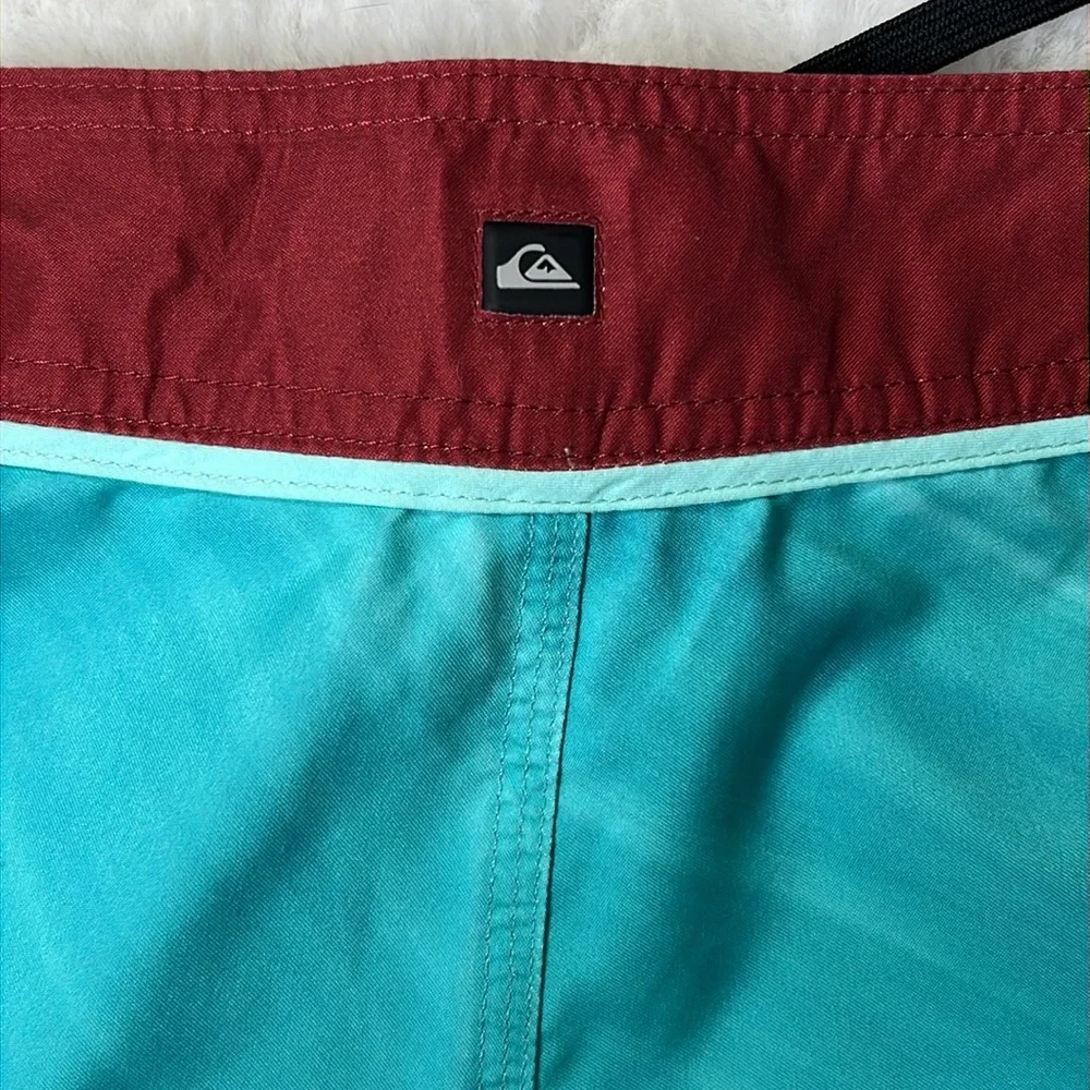 QUIKSILVER Boardshorts Baggies Trunks Men 32 MidLength 19” NEW Beach Swim Pocket